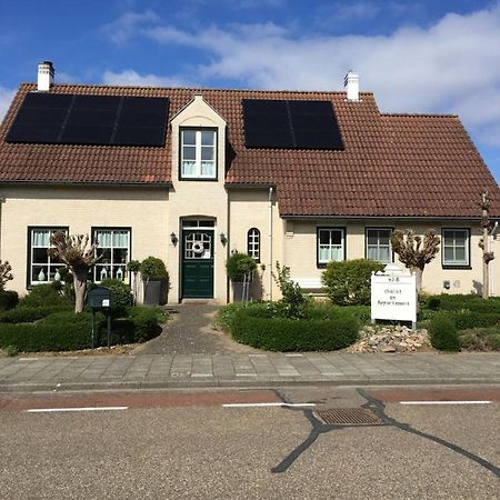 Chalet Or Apartment Nearby Roermond Outlet Stevensweert Exteriör bild