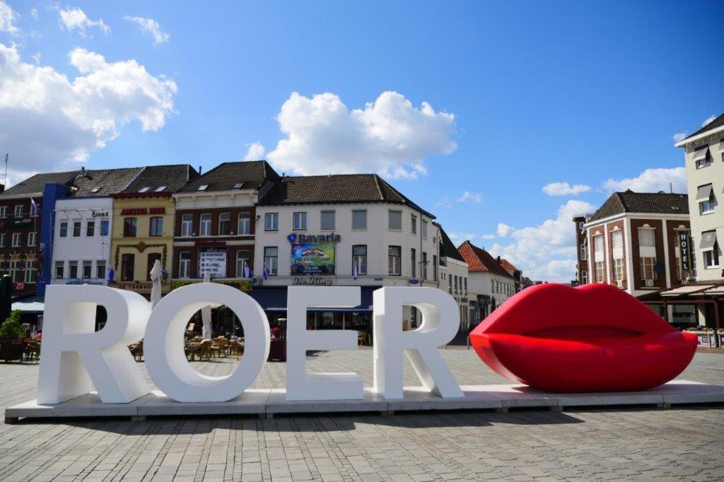 Chalet Or Apartment Nearby Roermond Outlet Stevensweert Exteriör bild