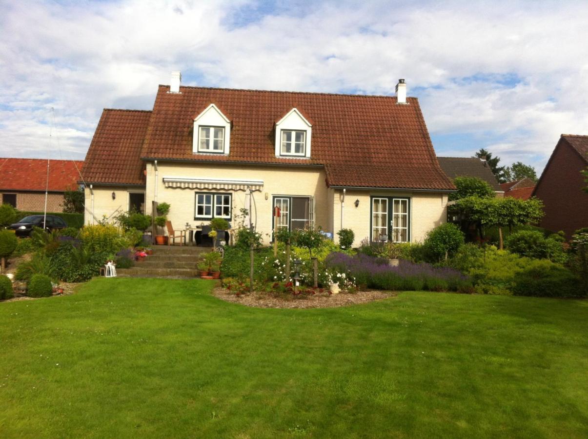 Chalet Or Apartment Nearby Roermond Outlet Stevensweert Exteriör bild