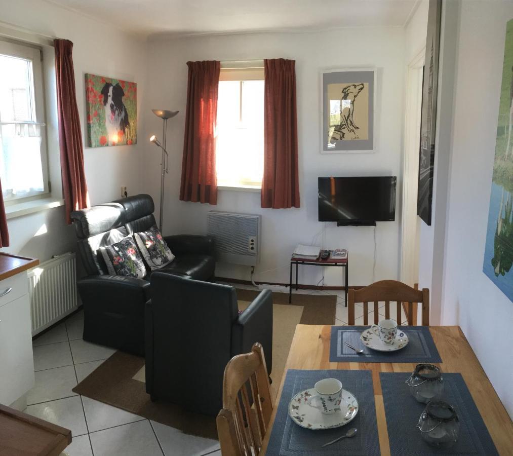 Chalet Or Apartment Nearby Roermond Outlet Stevensweert Exteriör bild