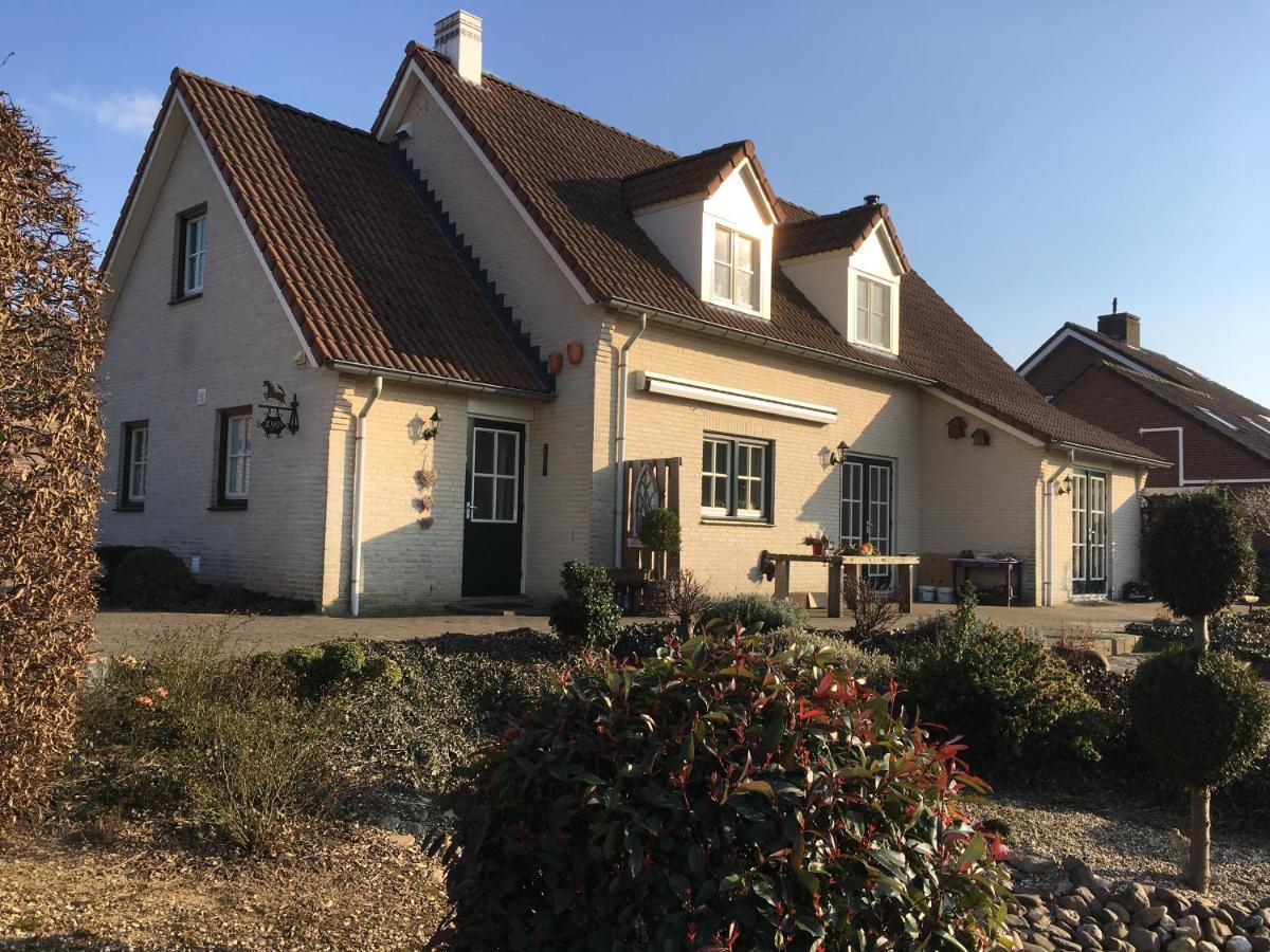 Chalet Or Apartment Nearby Roermond Outlet Stevensweert Exteriör bild