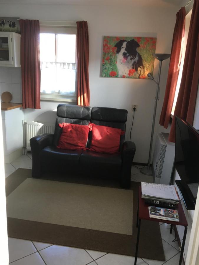 Chalet Or Apartment Nearby Roermond Outlet Stevensweert Exteriör bild