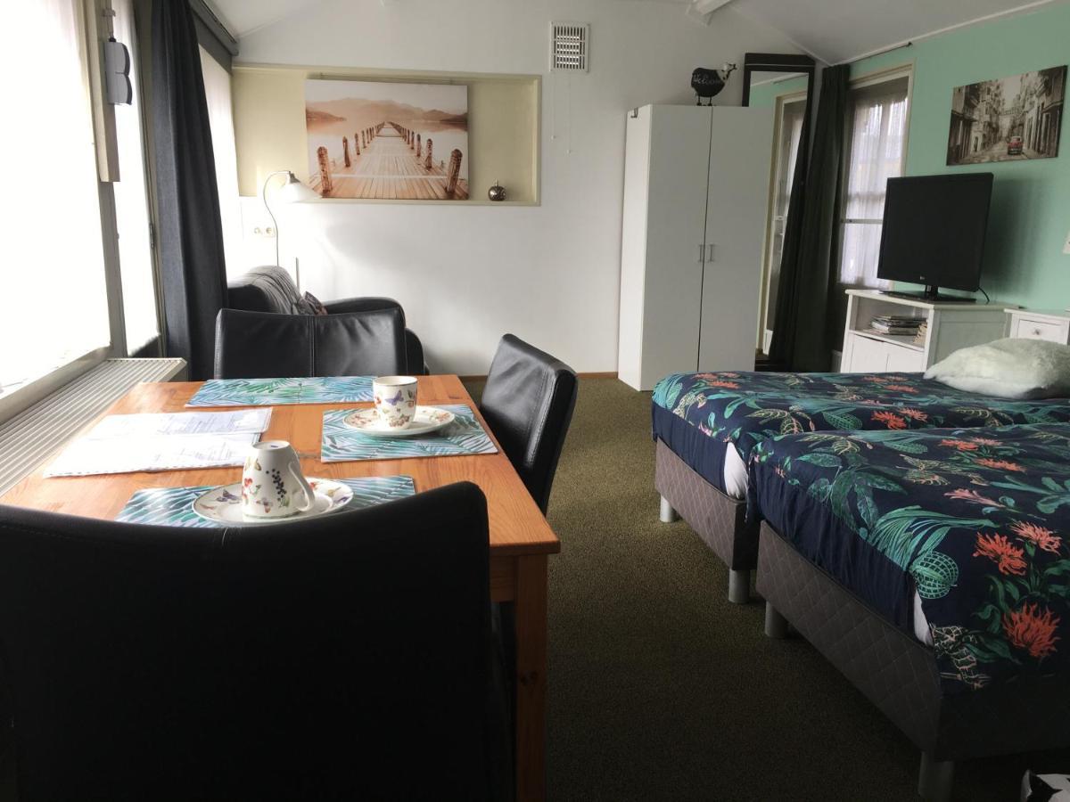 Chalet Or Apartment Nearby Roermond Outlet Stevensweert Exteriör bild