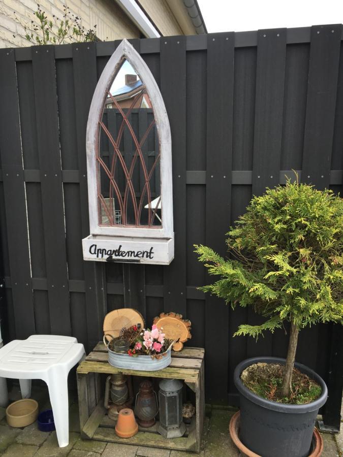 Chalet Or Apartment Nearby Roermond Outlet Stevensweert Exteriör bild