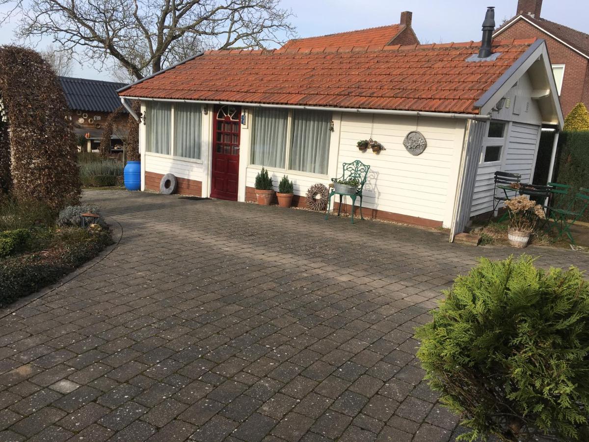 Chalet Or Apartment Nearby Roermond Outlet Stevensweert Exteriör bild